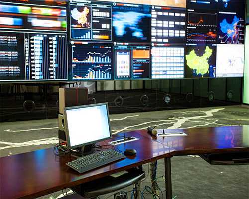 太离谱了！2020年，两位女性合租了一间公寓