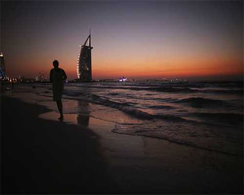 台风过后，南京鼓楼北崮山社区开展断枝落叶专项巡河行动