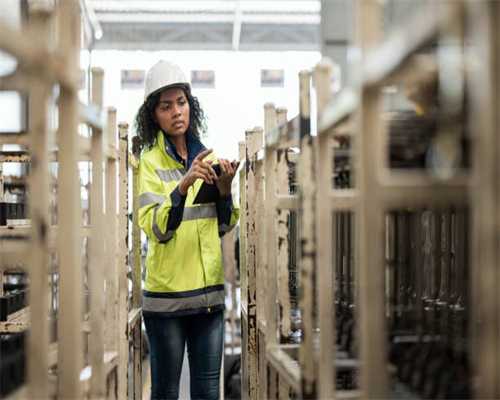 94年我外出打工和女生合租房子，当晚她提出一个要求，我果断搬走