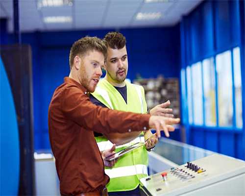 “天价物业费”谁来管？