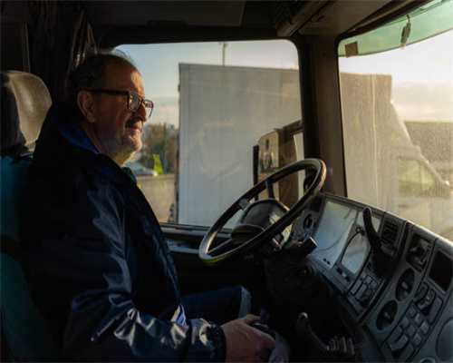 百色大山里的“夫妻学校”：两人身兼数职，守护着32个娃