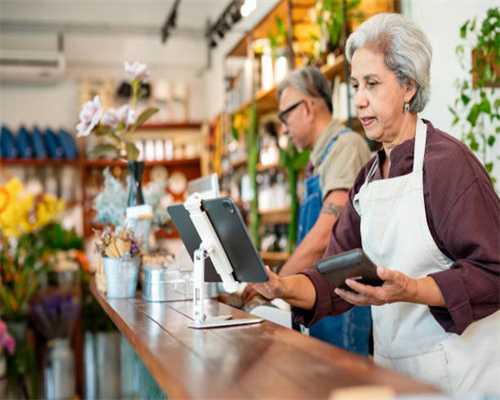 燕郊林地起火 所幸及时扑救无伤亡