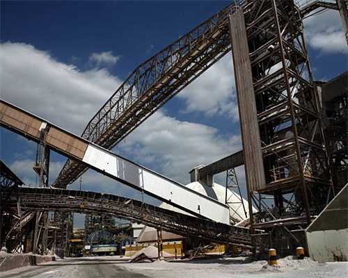 位于朱家尖的七毓民宿，距小乌石塘仅需步行三分钟