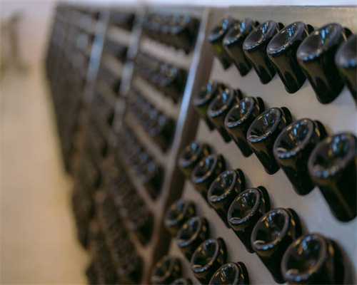 一门店筷子大肠菌群不合格，海底捞回应：已开展餐具清洁项目