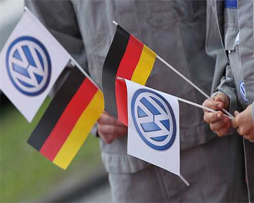 八旬依姆携带数万元街头摔倒 热心路人帮忙报警