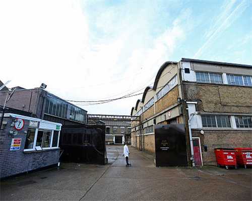 利用他人信息牟利，违法！非法出售、买卖、收受、交换公民个人信息将被严惩